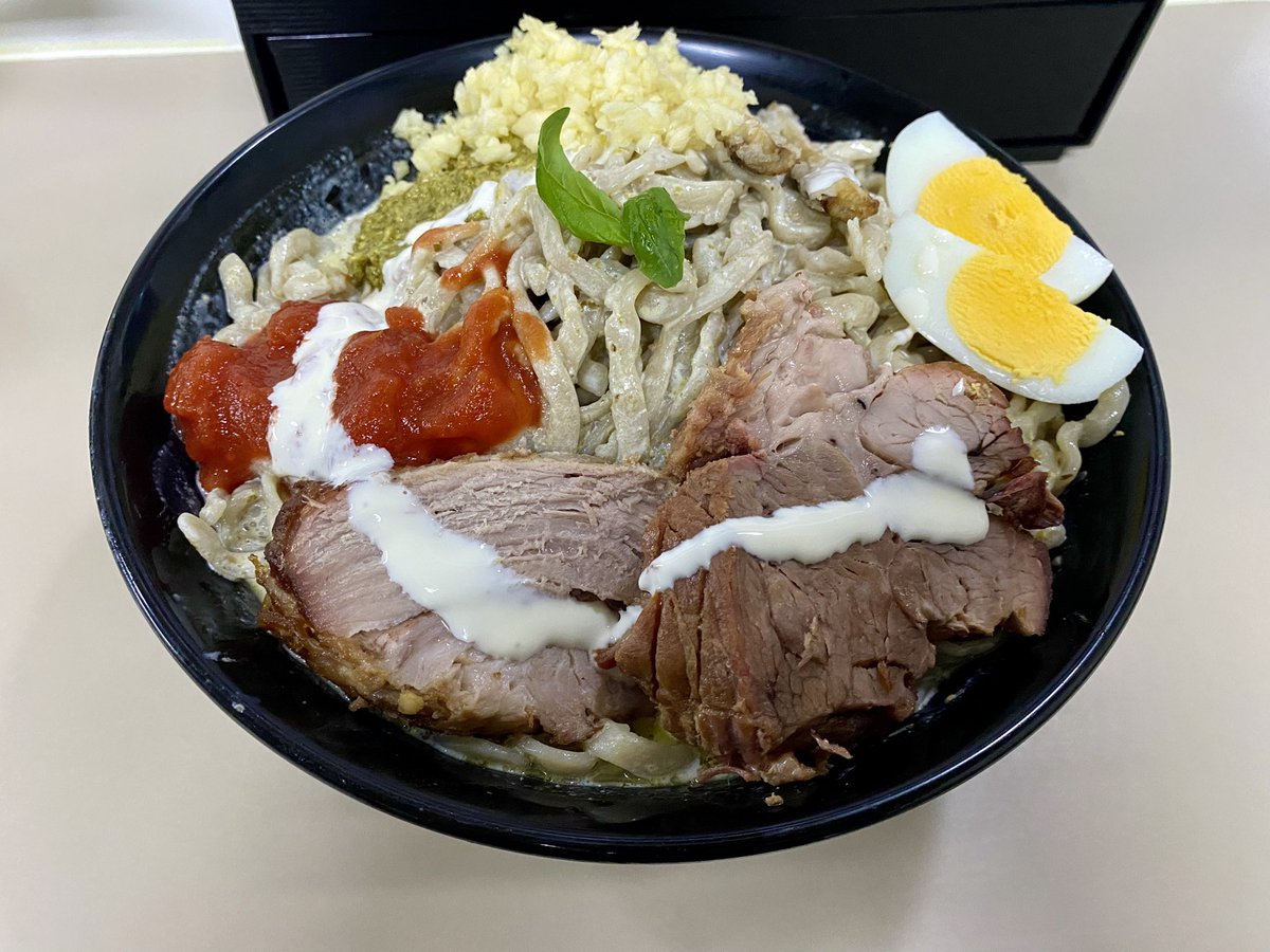 kururu000000's tweet photo. 太宰本店
7/1〜7/10限定
ホワイトジェノベ冷製麺

これはきた🔥かなりオススメ🔥
ホワイトスープにオリーブオイルたっぷり、濃厚ジェノベソース、酸味の効いたトマトソース、バジルの香りがしっかり付いて食べ飽きない👏

初めて妻連れてこうと思った🤣
期間短いから難しいけど
女性も男性もハマるよ🔥 https://t.co/jInhffc47U