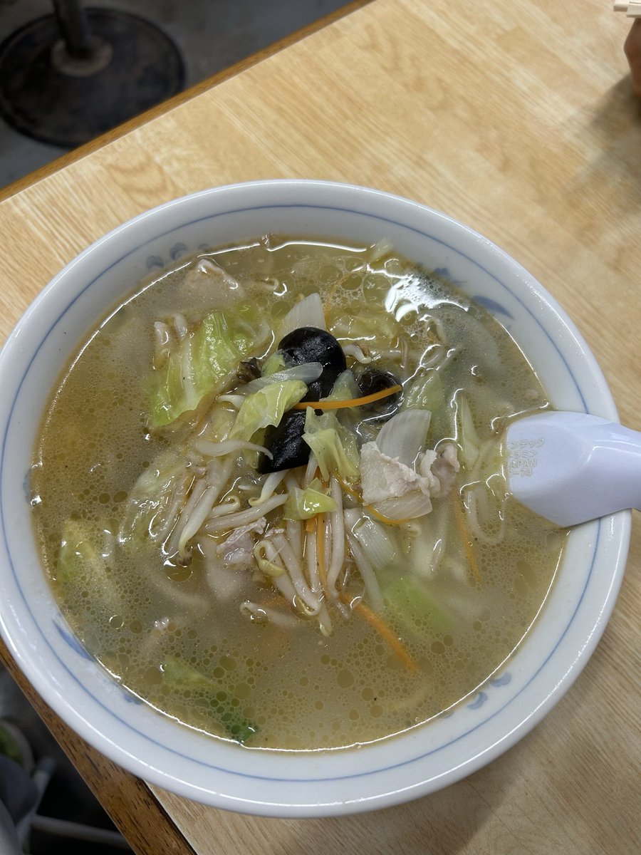 morioeveryday's tweet photo. 麺味亭
タンメン
餃子　ライス
久しぶりに営業再開した大洗の隠れた名店‼️
たっぷり野菜のタンメンにはち切れんばかりの餡が入った大きな餃子😄
ライスはどんぶりで提供🤣
美味しいおまけに安くてボリューム抜群👍
お腹いっぱいご馳走様でした🙏 https://t.co/N4Aqrbogcu