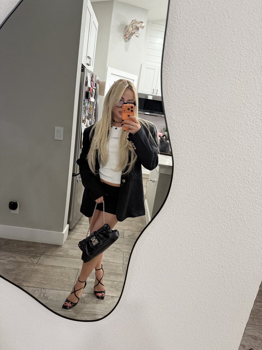 OnlyLivvvOncee's tweet photo. 💋 https://t.co/jxHiybmA7O