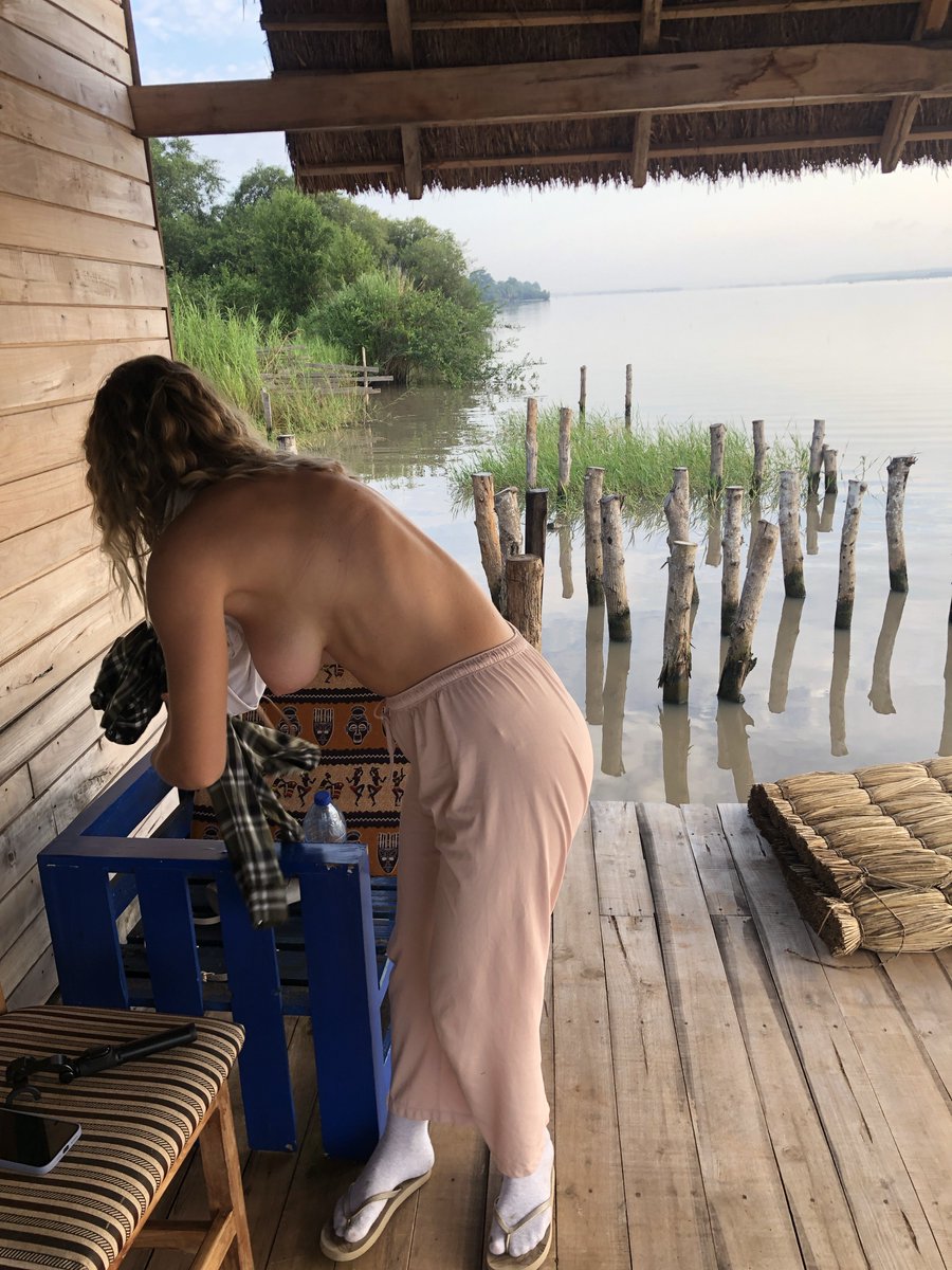 LuxBatty's tweet photo. My pants are falling down

Want to see more? Come here:
https://t.co/3jzCxlkVhM

#bustyblonde #publicnudity #exhibitionist #bigboobs #publicflashing  #boobflash https://t.co/KzlwbjXMiW