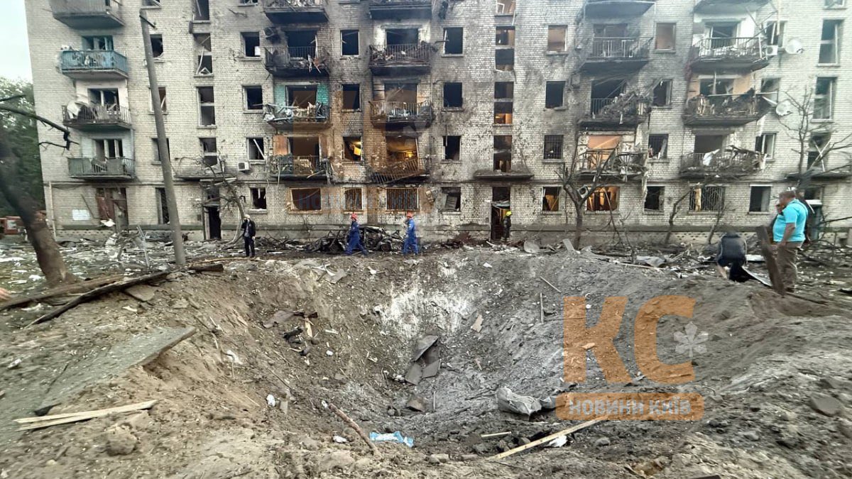 den_kazansky's tweet photo. Another night of terror in Kyiv. The Russian army, as usual, launched rocket attacks on residential buildings. Ten civilians were killed and dozens were wounded.

Such attacks make no military sense – they're simply terrorism. The Russians can't win on the front lines, so they take revenge on civilians, killing people while they sleep.
