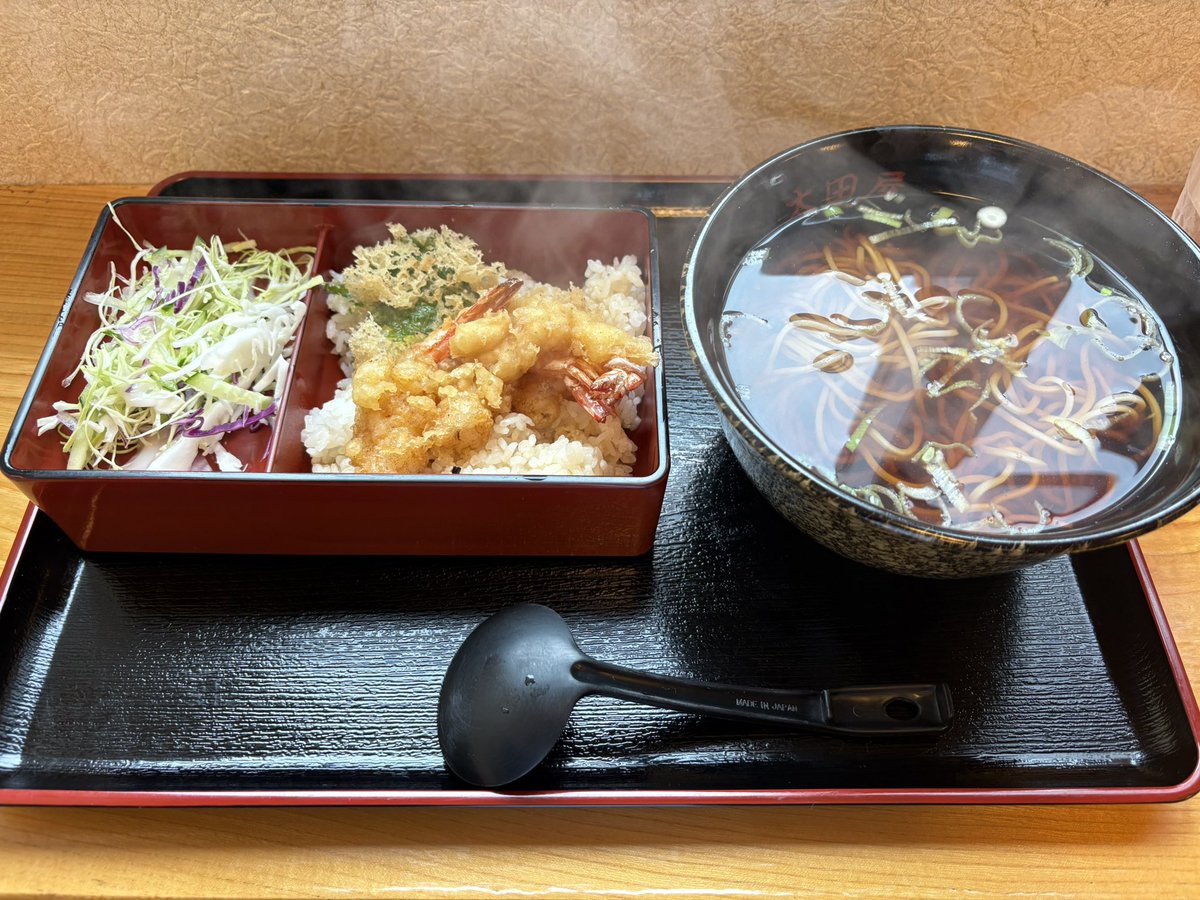 Gettyyyyy1's tweet photo. 最近お蕎麦ハマってて、遠出仕事のお昼は必ず食べてる https://t.co/8pmHnGjehD