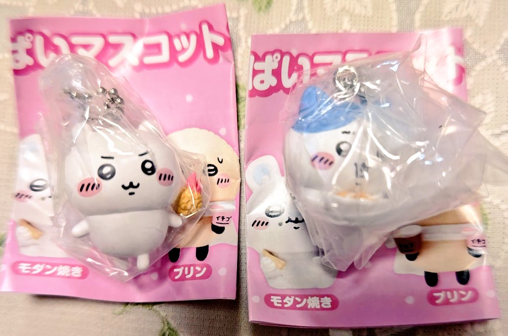 akrik2012's tweet photo. 【交換】ちいかわ　たべものいっぱいマスコット3

【譲】ちいかわ(カニ爪唐揚げ)、ハチワレ（いなりあげもち）
【求】うさぎ（ミートボール）

名古屋で手渡しか郵送交換

検索からでもお気軽にお声がけください。
よろしくお願いいたします。 https://t.co/7LSrA2rDug