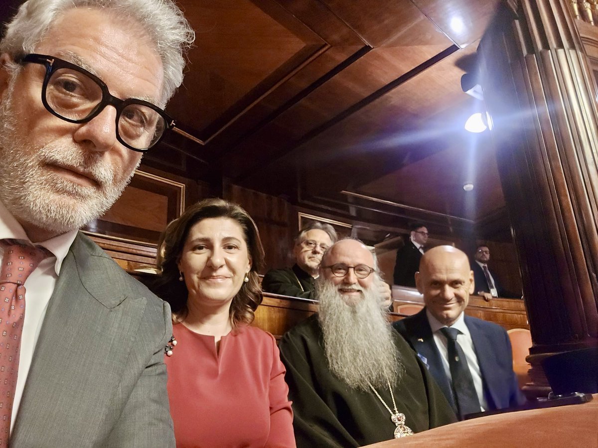 GabrielaDancau's tweet photo. Al Senato 🇮🇹, voto finale espresso all’unanimità sull’Accordo tra lo Stato italiano e la Diocesi Ortodossa Romena: un momento storico per la comunità romena e per lo speciale legame 🇷🇴🤝🇮🇹. Grazie ai parlamentari italiani per questo importante traguardo! https://t.co/lrNADgb0RO