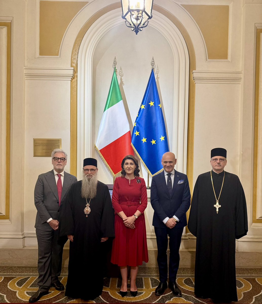 GabrielaDancau's tweet photo. Al Senato 🇮🇹, voto finale espresso all’unanimità sull’Accordo tra lo Stato italiano e la Diocesi Ortodossa Romena: un momento storico per la comunità romena e per lo speciale legame 🇷🇴🤝🇮🇹. Grazie ai parlamentari italiani per questo importante traguardo! https://t.co/lrNADgb0RO