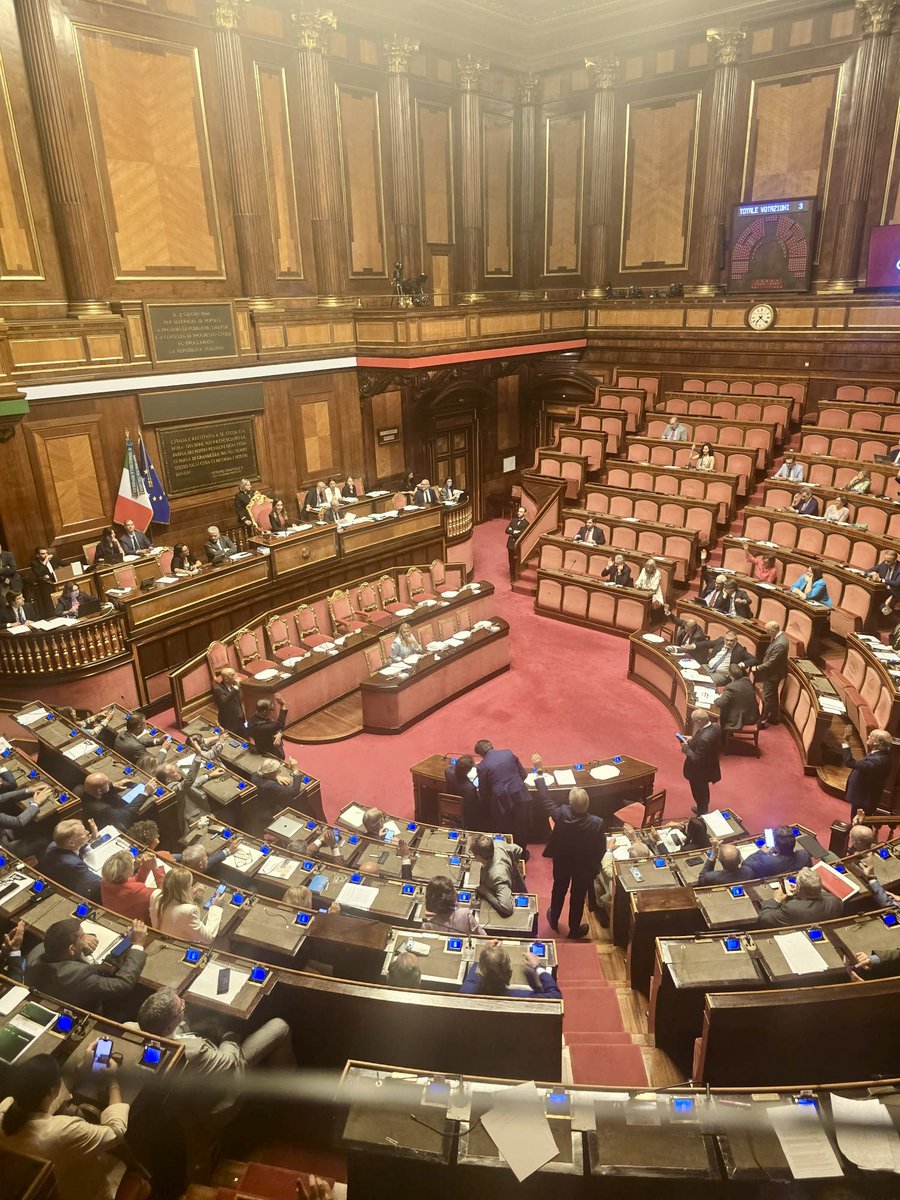 GabrielaDancau's tweet photo. Al Senato 🇮🇹, voto finale espresso all’unanimità sull’Accordo tra lo Stato italiano e la Diocesi Ortodossa Romena: un momento storico per la comunità romena e per lo speciale legame 🇷🇴🤝🇮🇹. Grazie ai parlamentari italiani per questo importante traguardo! https://t.co/lrNADgb0RO