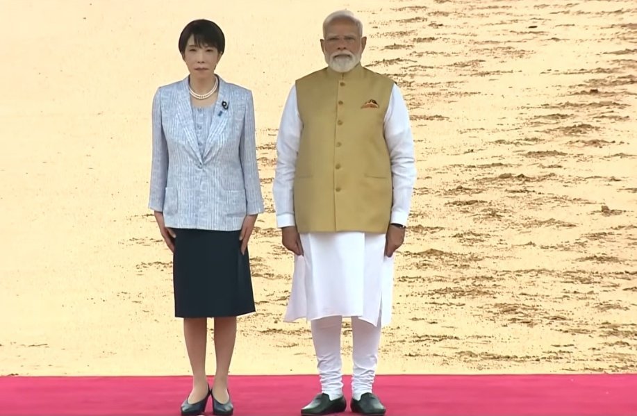 ankitatIIMA's tweet photo. 💥Gold &amp; Silver! https://t.co/3evazyU8VP