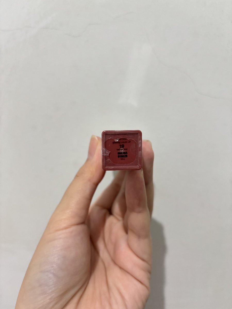 saudadejulia's tweet photo. Wts make up
new wardah glasting lip 19 tawny silk packaging baru dan lama
70k/each

Take all 120k
Bisa oren https://t.co/FGMpp9L4cO