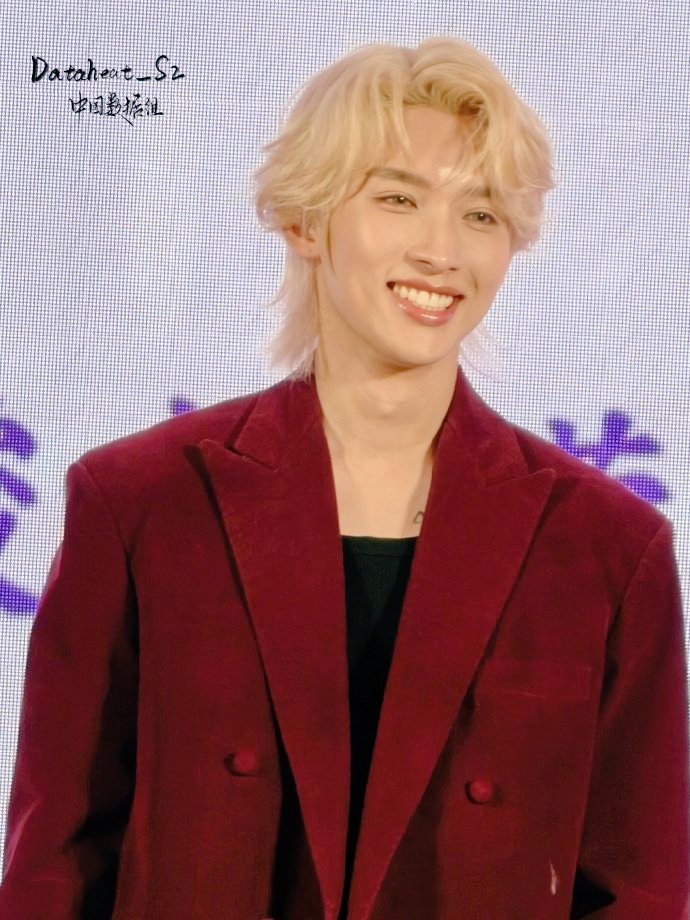 Dataheat_S2's tweet photo. Come see our lovely boy with a bright beaming smile.
#Noeulnuttarat #MagentaBoy #Horizone https://t.co/6Ur1Ej6OXb