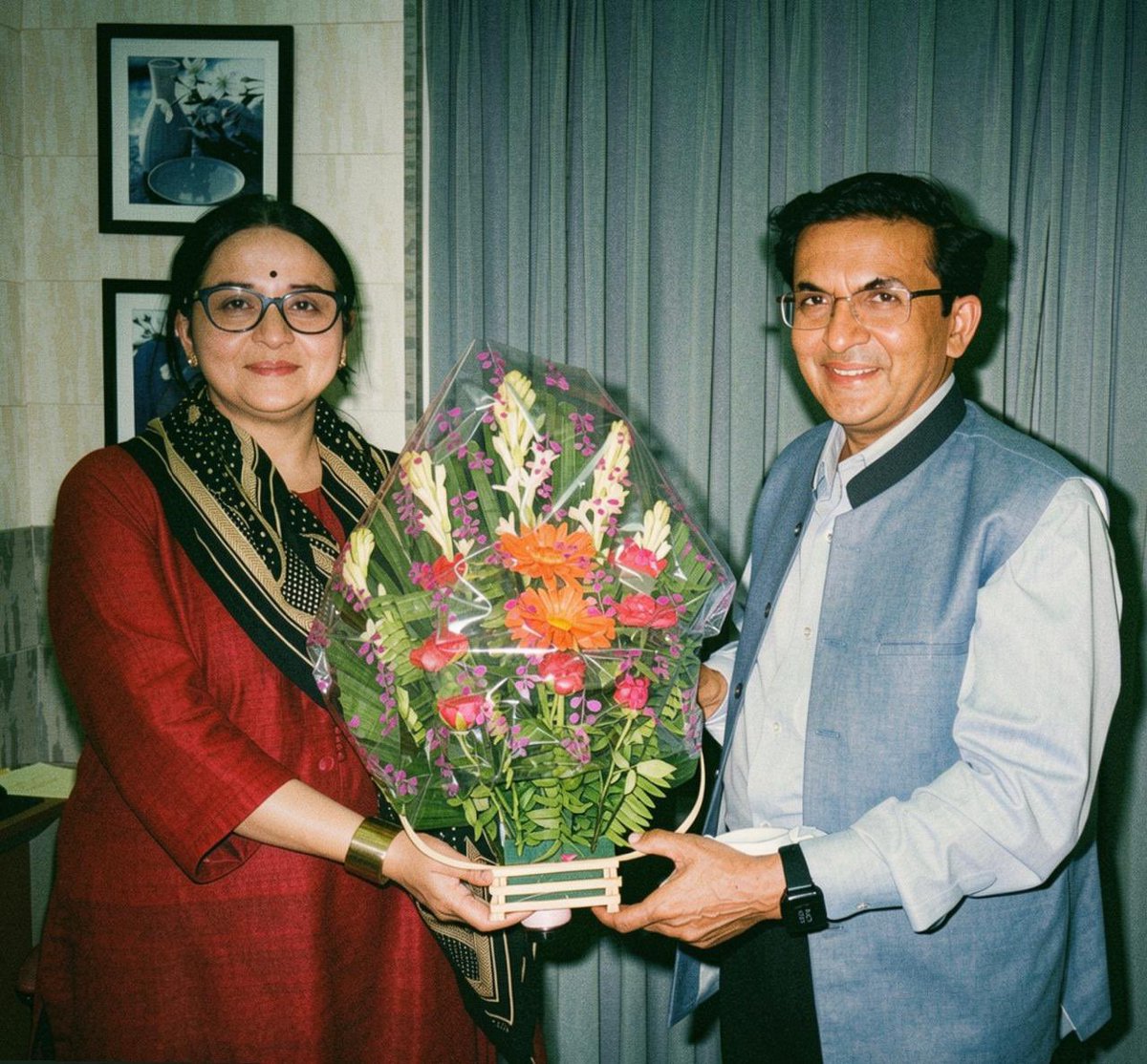 iShashwatV24's tweet photo. लखनऊ विवि के मानवशास्त्र विभाग की विभागाध्यक्ष बनीं प्रोफेसर केया पांडेय ने पदभार ग्रहण किया. https://t.co/1y8ZgRycTO