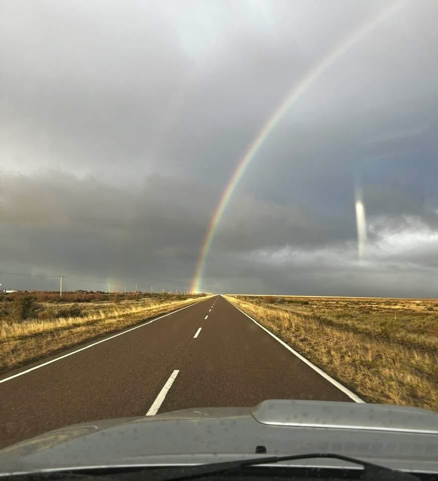 LauraTorruco's tweet photo. Muy linda postal 🌈 https://t.co/CWdYGuMglh