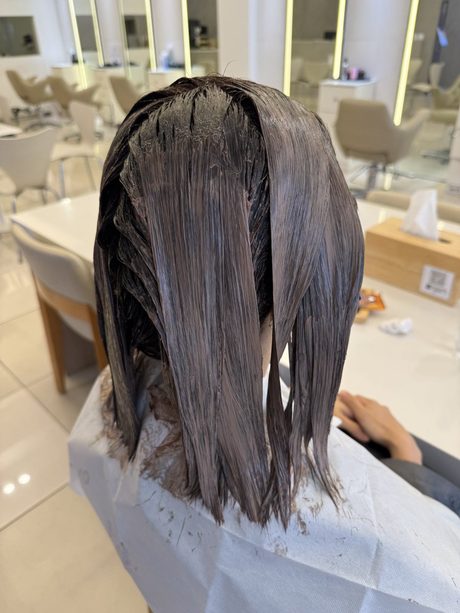 chapiik7's tweet photo. 韓国でカラーしてきた💇‍♀️✨  

📍찰스리헤어테크 (충남 아산시 충무로 5 2층)

・地毛は色落ちしにくいから少し明るめ  
・ブリーチ部分は色落ち考えて少し暗め  

プリンすごかったけど、めちゃくちゃ綺麗にしてもらえた🥹🩷  
ちゃんと計算してくれて仕上がり大満足 https://t.co/bYordbTQNZ