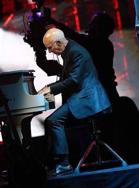VLafora's tweet photo. Bon dia. Good morning. Buenos días. Happy Birthday Professor
@roybittan #BS & #ESB
"Racing in The Street: https://t.co/xckmq3GGFG
@Mosqueter4 @PaulApp0505 @BDoltri @ToonTravels @tommymcc321 @Paulhaider74 @jkd1969 @Natalie67578650 @resident219 @AJDMaru @CarmenglsMate @mkc0rleone https://t.co/ZMmulAneJS