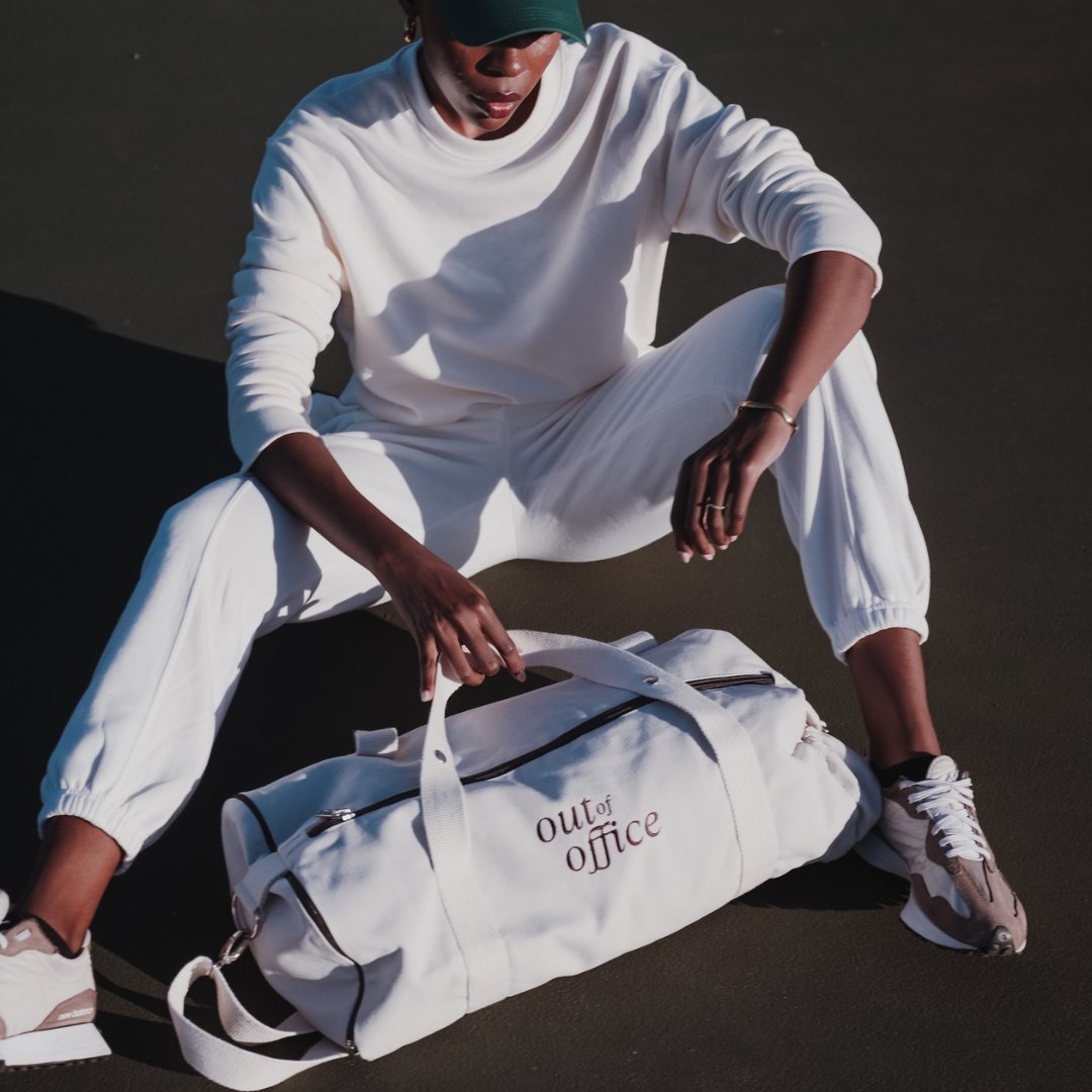 LeariLifestyles's tweet photo. OUT OF OFFICE LAUNCHES THE CARRY-ALL BUILT FOR THOSE WHO REFUSE TO CHOOSE
https://t.co/0ekRuJZdMI
#OutOfOffice #SouthAfricanDesign #LocalIsLekker #Fashion #LeariLifestyles #MadeInCapeTown https://t.co/QvxVPhHWkd
