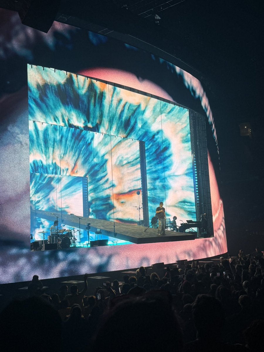 trippyagb's tweet photo. 2nd concert of the week complete 🩵 ty @sushitrash for the amazing show https://t.co/JznquQv1vu