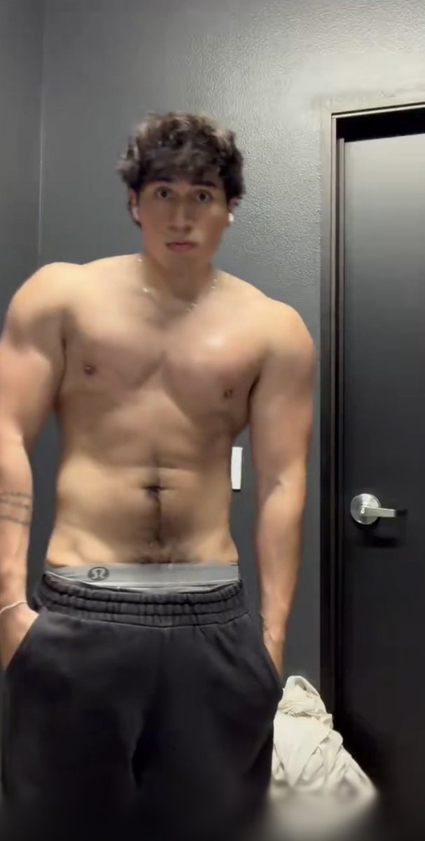 ChadsPrivate2's tweet photo. Be brave and check comments 👀 https://t.co/aB5uZ7wEva