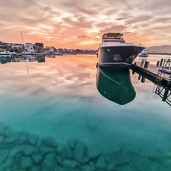 axisdmc's tweet photo. Jordan has a Red Sea coast β and it looks like this. πβοΈπ―π΄ Aqaba is one of the most underrated beach destinations in the Middle East and we love proving it. #AxisDMC #Aqaba #VisitJordan #RedSea https://t.co/eSwHHLlG35