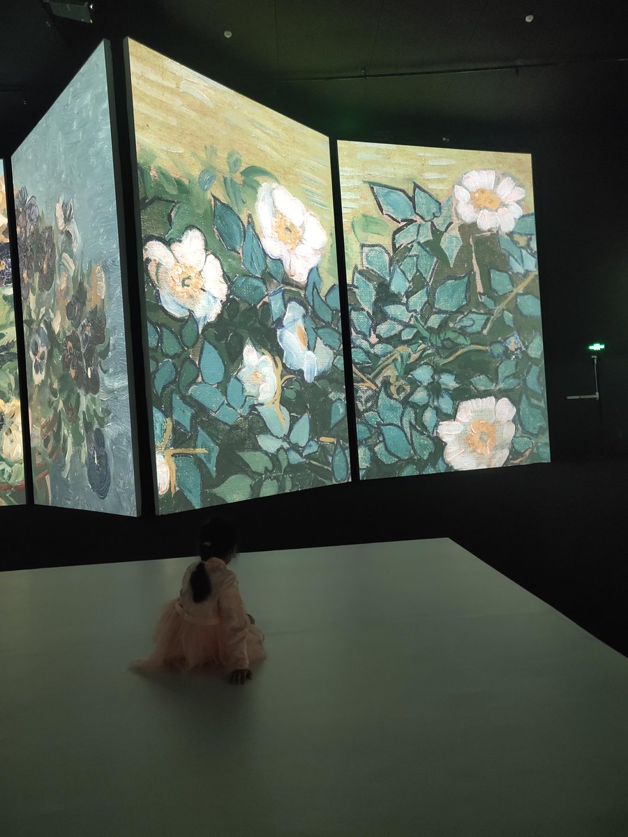 170329gg's tweet photo. Step into a local pop-up art space this weekend—hand-painted ceramic mugs and mini abstract canvases await! Free to browse, chat with the artists, and take home a little creative joy. https://t.co/llsJol5Gsb