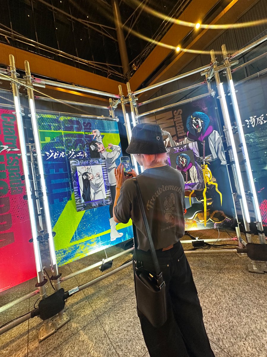 SAK_SAK_SAKUMA's tweet photo. お友達の #LAMさん が大好きなBLEACHとコラボ！！

『BLEACH×LAM -SOUL ART SHOWCASE-』

に行ってきた〜！
めっちゃカッコ良すぎて最高にテンション上がった〜！！！
LAMさんにも久々に会えて嬉しかった (^^) 
今回のイラストだと特にルキアが好きでした！！
#BLEACHLAM https://t.co/KRjlP36YHs