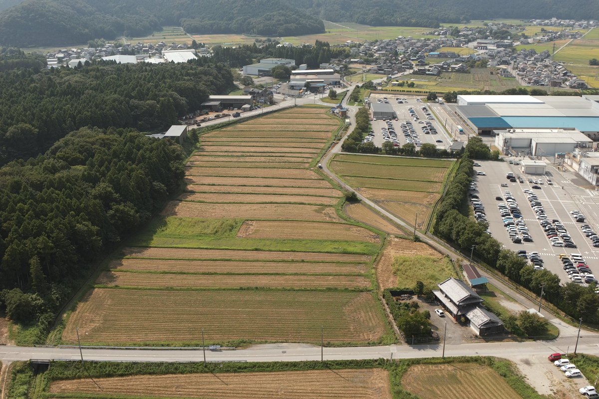 ueda3721's tweet photo. 【施工前後を空から比較📷】

着工前と工事完了後の状況をドローンで上空撮影しました。

同じ場所・同じアングルで比較すると、工事による変化がよく分かります。

安全・品質・地域との調和を大切にしながら施工を進めてきました。

ぜひ施工前後の違いをご覧ください。 https://t.co/sPchsa7MYY