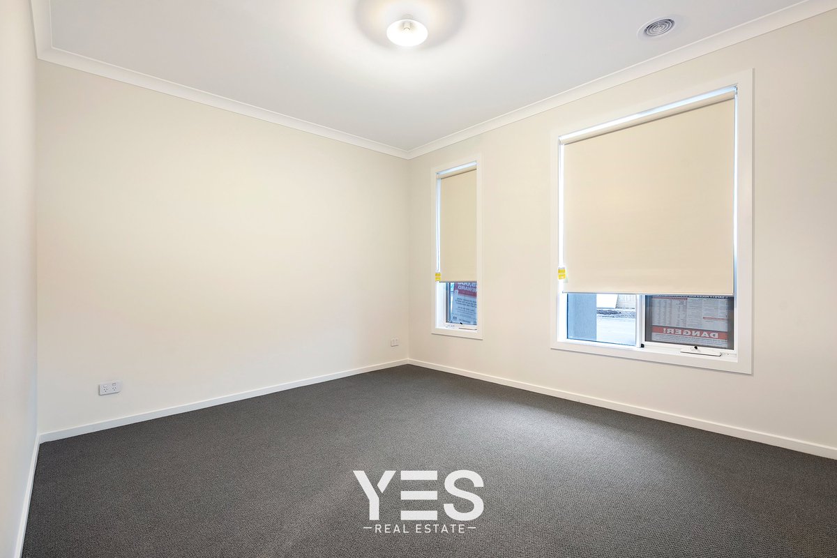 samweerawarna's tweet photo. 💥𝗝𝗨𝗦𝗧 𝗟𝗜𝗦𝗧𝗘𝗗💥FOR LEASE
📍21 Whitestrand Road Clyde North VIC 3978
🛏️ 3 🛁 2 🚗 2
💰𝗥𝗲𝗻𝘁: $600/week
📩Book your inspection today!
Priyanga Ramanayake 📲 0402 857 574
🌐 https://t.co/fH0lf661eU
#YesRealEstate #realestate #forrent #forlease #clydenorth #melbourne https://t.co/sAcxNqPMVQ
