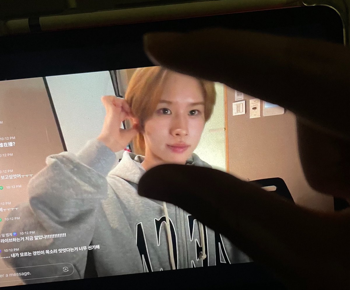 fleurensh's tweet photo. selamanya dede bayiku adek kumi dede my baby https://t.co/wUXOE4eB4B