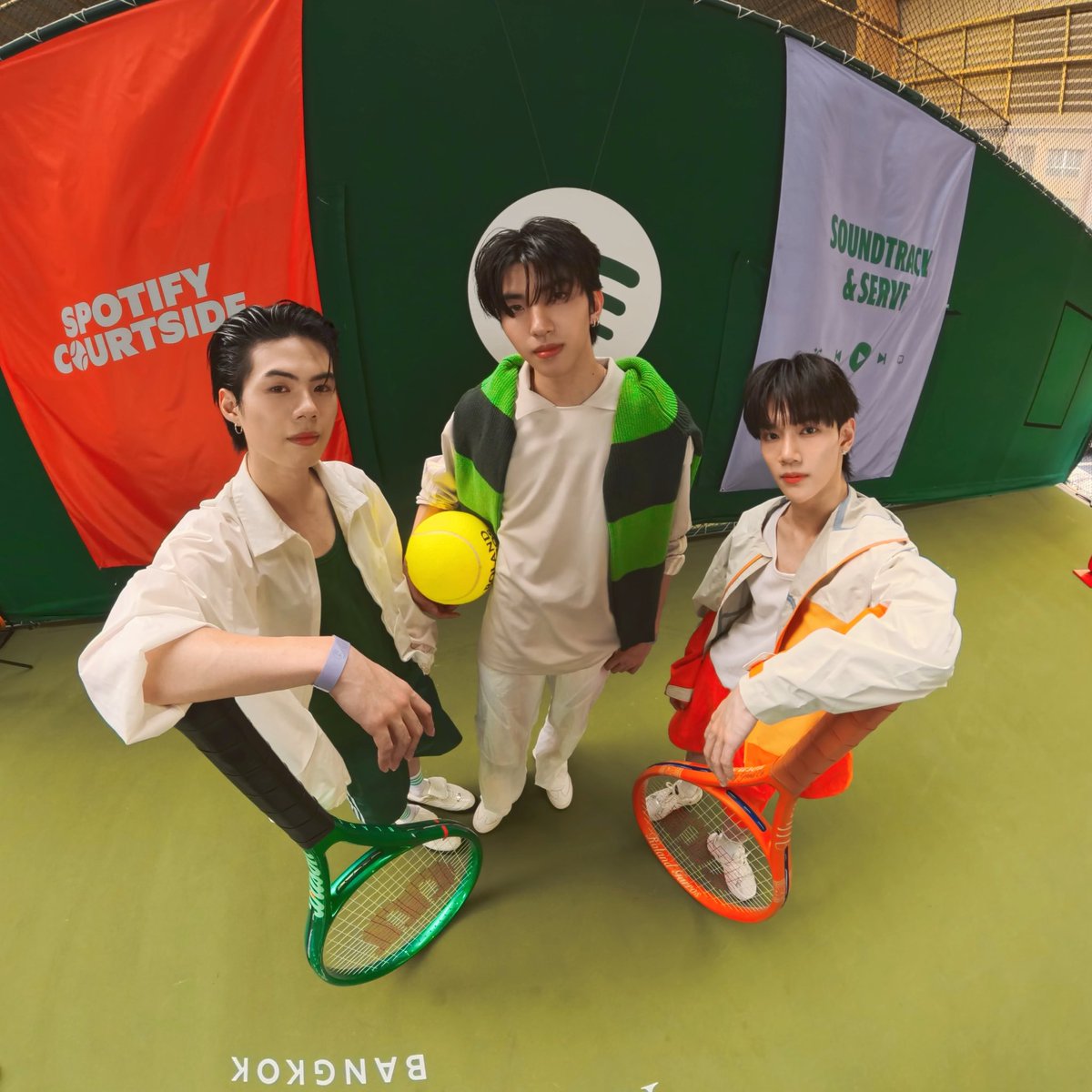 strong_isstrong's tweet photo. 💚🧡
#spotifyth
#spotifycourtside https://t.co/N6QTy5hVJq