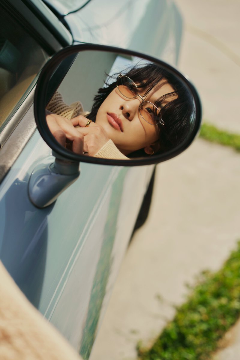 rim_eyewear's tweet photo. RIM meets ROIROM
「きみとかける。2026SS SUNGLASSES」

スクエアフレームの上下に丸みを持たせた
「バレル型」のサングラス🕶️

シャープさと柔らかさをあわせ持ち、
カジュアルにも上品にも着こなせるのが魅力

さりげなく印象を引き締めたい日にも、
コーデに抜け感をプラスしたい日にも活躍✨

💎本多大夢さん着用アイテム
👓BARREL/GOLD/UMF-26S-183-95

#RIM #RIMmeetsROIROM
