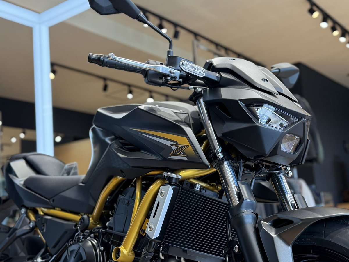 imanishi_mt's tweet photo. 新型のZ650 Sが入荷しました。
本日より特等席にて展示してます。今年はゴールドフレームが映えてます。 https://t.co/TFtMSt0mUq