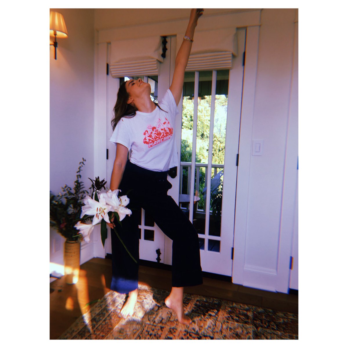 EmmaWatson6g's tweet photo. Whether you’re 🥁marching, 💃🏻dancing, 🌹rising, ✊🏻resisting, 💥protesting, 🚫striking, ❤️uniting or 🎈celebrating, wishing you all a wonderful #internationalwomensday! 🥰 #IWD2019 #joyfulwarriorst.me/watsonemma023 https://t.co/JppMhurFdt