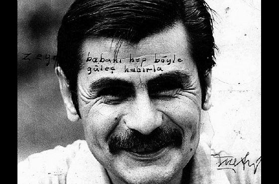 SenolAkdag_'s tweet photo. Durmadan avuçlarım terliyor, İnildiyor ardımdan Girdiğim çıktığım kapılar. Trenim gecikmeli, yüreğim burgun, Bir bir uzaklaşıyor sevdiğim insanlar. Ne zaman bir dosta gitsem, Evde yoklar.
Dolanıp duruyorum ortalıkta. Metin Altıok
#Madımak https://t.co/M25AePtoTq