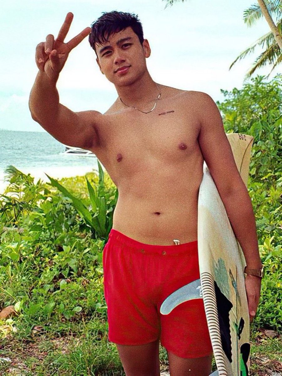 hottestmenPHi's tweet photo. River Joseph - The Bukol Man https://t.co/7RuElgoNwy