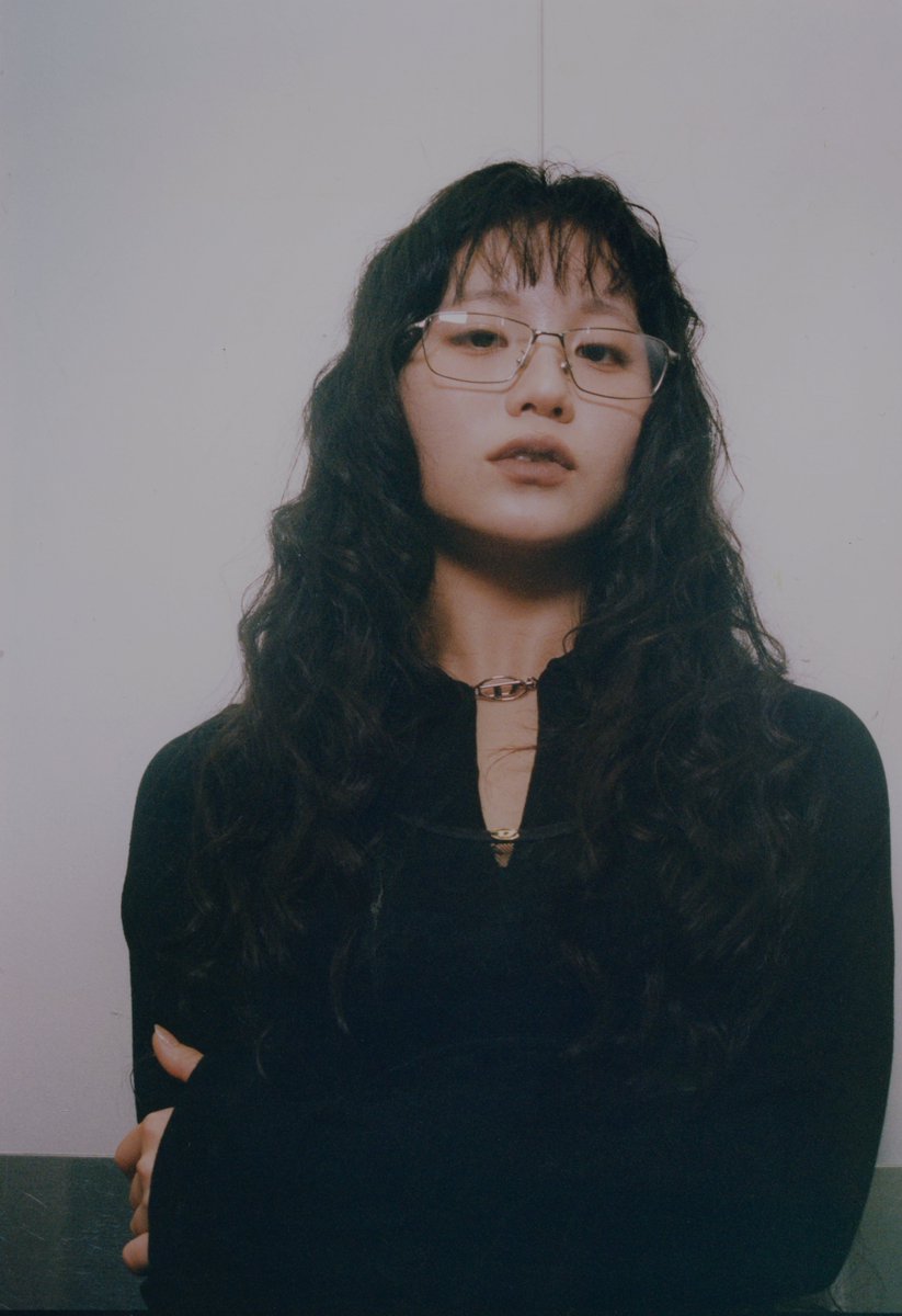 Diesel_Japan's tweet photo. Frame Your Identity with DIESEL Eyewear
━━━━━━━━━━━
顔の印象を左右するアイウェアは、毎日のスタイルをアップデートしてくれるものを選んでみては。KOHARU がチョイスしたのは、メタルフレームのサングラス。インテリジェンスでスマートなシルエットは、一つは持っておきたいマストハブなアイテム。一方で、MAHINA が着用したのは、スポーティなサングラス。ビタミンカラーのミラーレンズやラップスタイルのデザインで、目元を大胆に彩ります。

▼The Fashion Postの記事はこちら
https://t.co/5XfBwSMhEo

▼着用アイテムはこちら
https://t.co/jayzH7lnXl

#HANA #KOHARU #MAHINA #DIESEL