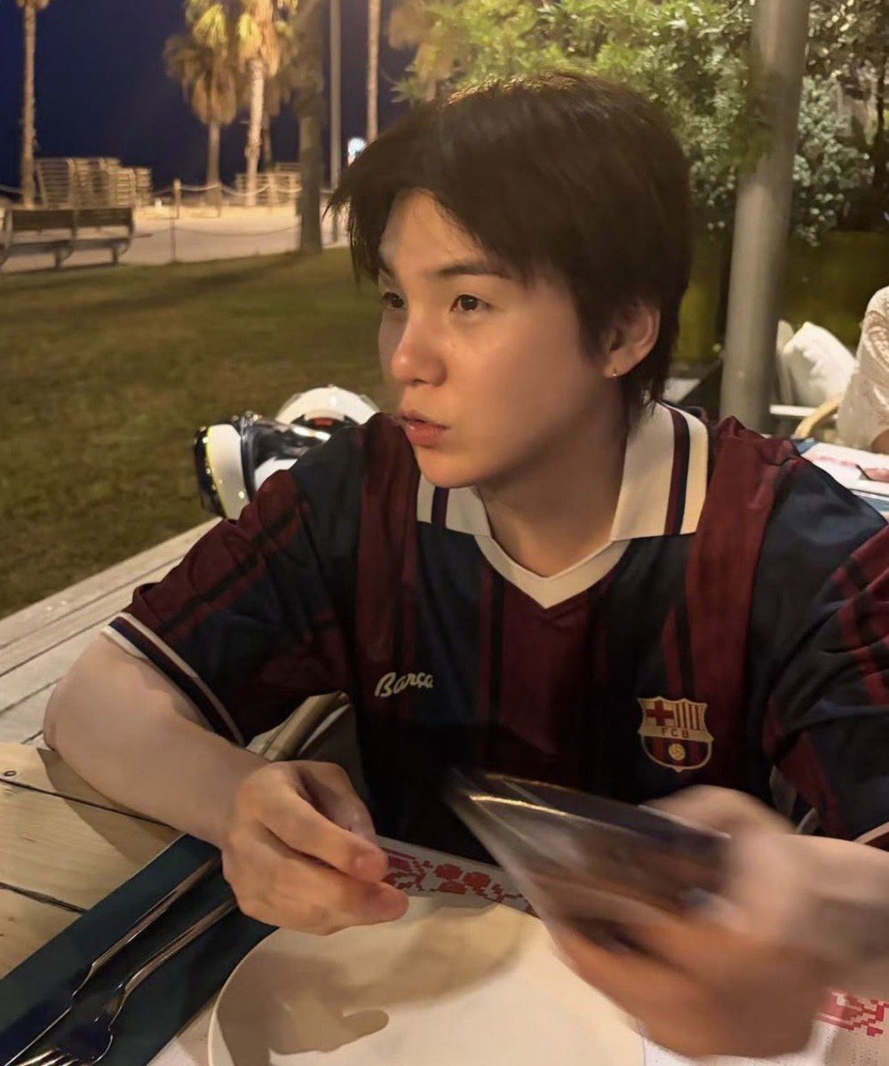 ran__min's tweet photo. حبيبي برشلوني يموت برشلونه https://t.co/Dq0kX9Mozy