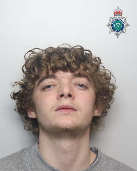 HitsStaffsNews's tweet photo. A man who ran a drug network in Stoke-on-Trent from his prison cell has been jailed for another six years and four months.

Read more 👉 https://t.co/da9472OoDV https://t.co/pmtNFnnKjc