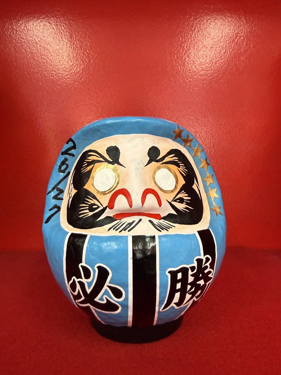 OdagiriShoten's tweet photo. 🐬皆様お久しぶりでございます！🐬
26/27シーズンの川崎必勝だるま、明日7月3日(金)、10時より店頭にて販売致します！🐬✨
どうぞよろしくお願い致します🙇‍♀️ https://t.co/81oysD9XOG