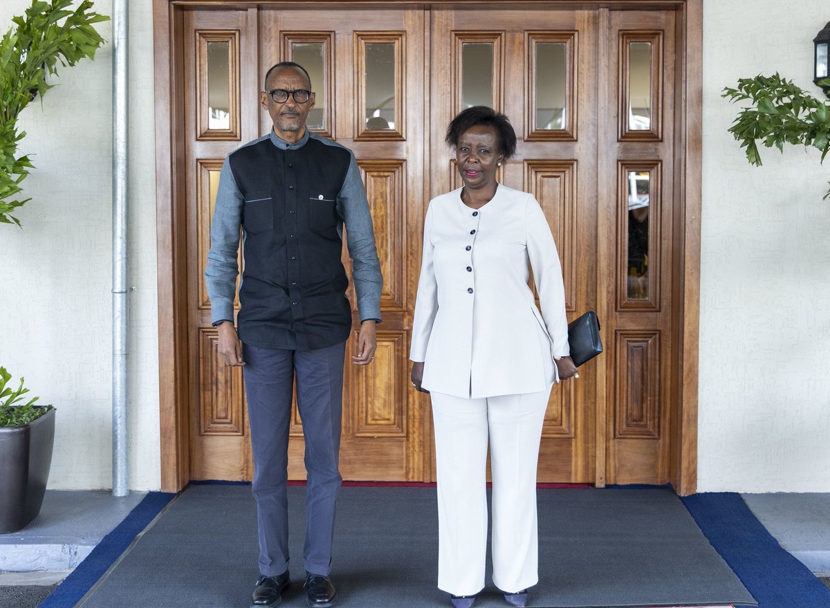 Ndagije__sam's tweet photo. 🤒😂 @OIFrancophonie be like: "Who should drive La Francophonie?"

👤 Candidate 1: "Trust me."

👤 Candidate 2: "Give me a chance."

👩🏿‍💼 @LMushikiwabo : "Here's my mileage since 2019: reforms, stronger governance, digital transformation, AI strategy, and a clearer road ahead." 🚗💨

@OIFrancophonie : "Wait... the car is clean, the engine is smooth, the passengers are safe... why change the driver now?" 😂

Don't replace the driver while the journey is still moving forward. 🛣️🏁

#RoadToTheFuture #OIF #LaFrancophonie #ExperienceCounts

📸 @ktpressrwanda