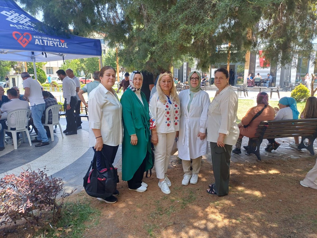 n_alt67995's tweet photo. 📍**#Plevne**
Plevne Mahalle Muhtarımız Neslihan Atlı’nın düzenlediği aşure hayrına, İl Başkanımız Mehmet Aydemir, teşkilat mensuplarımız ve yönetim kurulu üyelerimizle birlikte katılım sağladık.
Rabbim yapılan hayırları kabul, birlik ve beraberliğimizi daim eylesin. https://t.co/kJv7UXi9Vs