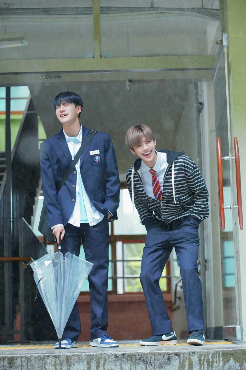 CGV_KOREA's tweet photo. 미남도 우정도 청춘도 왕크게 보니 완전히 쩔어주잖아..💚 https://t.co/vwrkkUwBoa