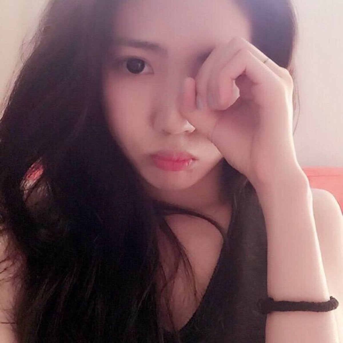 L230328's tweet photo. 有人认识吗？我买过她的图 https://t.co/1Jyh9Jv2nE