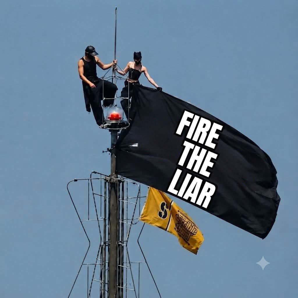 JustKimfromoz's tweet photo. Fire the Liar campaign has reached the top of the Empire State Building - bye bye Albo @AlboMP 😂🤣😂🤣😂🤣😂🤣😂🤣 https://t.co/LHOK87fSQ6