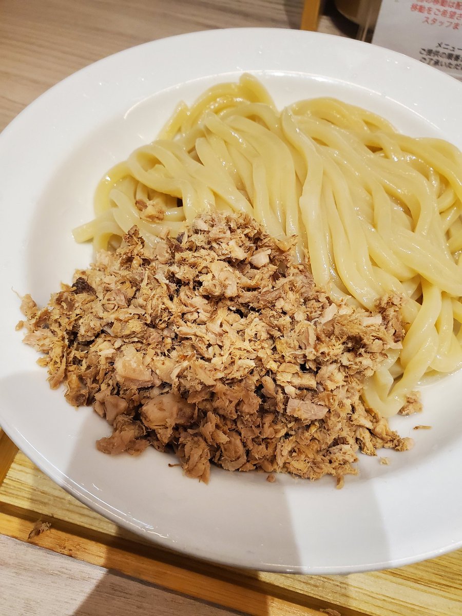 GripMomky's tweet photo. 自家製麺 じゃじゃ。 郡山市
シビ辛つけ麺(小/太麺/冷盛)💴980
適度な辛さと痺れの血の池つけ汁🔥
刺激的なつけ汁はあと引く旨さ👍️
ブヒ🐷はパッサーなほぐし🐖
とりあえず血の池にぶち込んで🐽
つけ汁に浸して食べると旨っ🐖
んでもってこの麺だわよ🐶
ムチムチでしなやかな麺☝️
つけ汁に合う😳ゴチ https://t.co/0kyYSASYTw