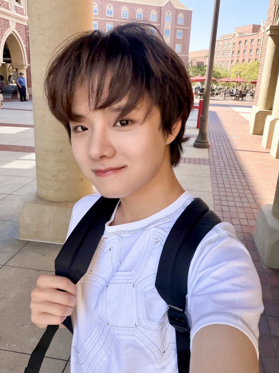 thewind_twt's tweet photo. [#안찬원] 날씨가 좋았던 LA☀️ https://t.co/LfWedIB7Yi
