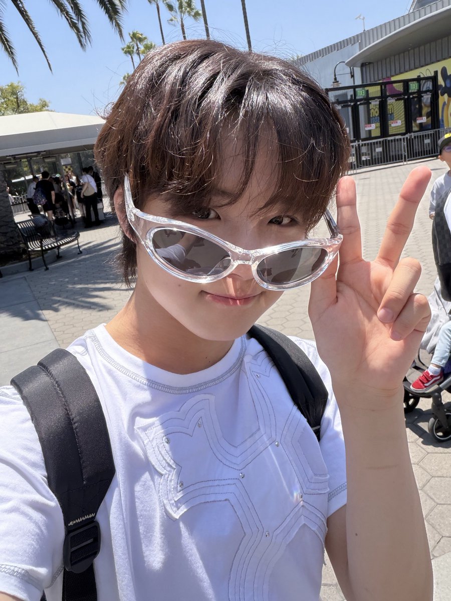 thewind_twt's tweet photo. [#안찬원] 날씨가 좋았던 LA☀️ https://t.co/LfWedIB7Yi