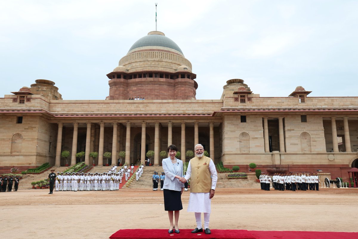 VBAswithNAMO's tweet photo. PM Modi attends the Ceremonial Reception of the Prime Minister of Japan, Ms. Sanae Takaichi at Rashtrapati Bhavan, in New Delhi

Download stunning HD photos of PM Narendra Modi now.
https://t.co/wFLZlq8z6o

@narendramodi
@narendramodi_in
@PMOIndia
#NaMoPhotoGallery https://t.co/wDDxBO3UIS