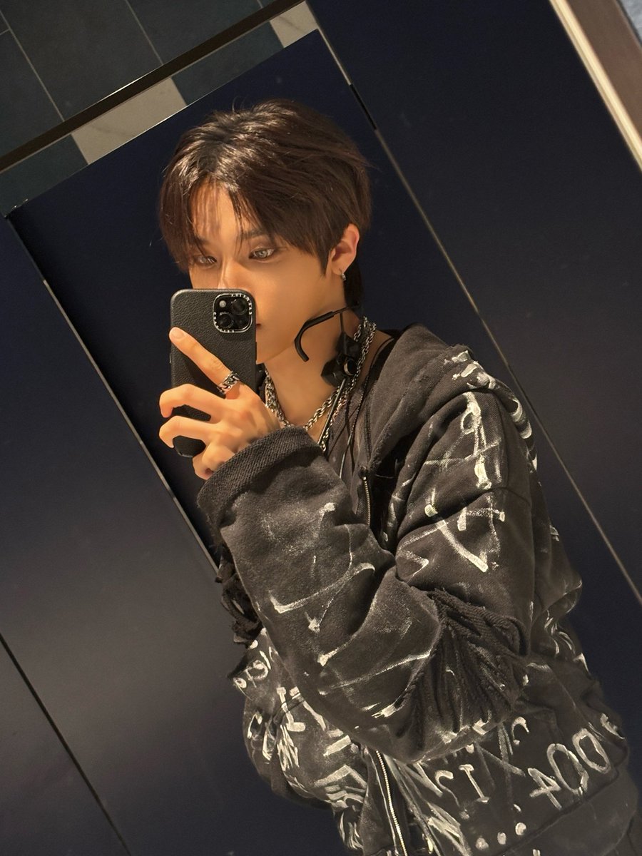 xikers_official's tweet photo. [#준민] 늦었댜ㅑ
#xikers #싸이커스 https://t.co/aIdlkSvSP2