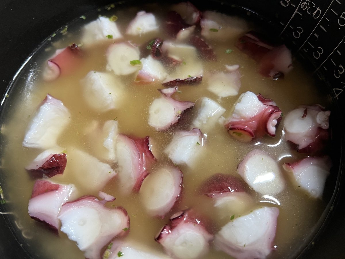 0comoco's tweet photo. 半夏生なのでうどんスープでたこ飯作ってみた🐙
タコ高いから気軽には出せないけど息子に大好評だった٩(´ω`)و

#うどんスープ
#たこ飯 https://t.co/5wuq4w3KWt