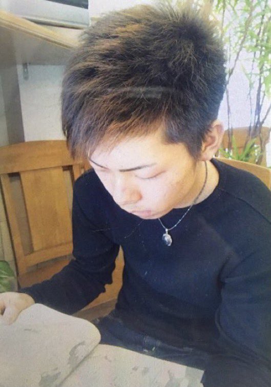 dr_tmaeda's tweet photo. (左)17歳中卒線路作業員
(右)32歳大卒眼科医

15年もありゃ人は変わる
大事な事は変化を楽しめるかだ https://t.co/pzQiCXtFHt