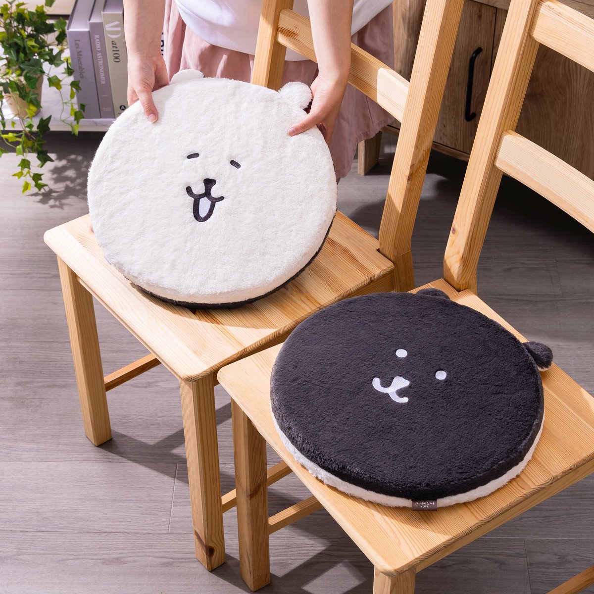 ngngoods_kouhou's tweet photo. ／
ふわもち！ブラックだらけ 
ぬいぐるみくじ🎯
＼

7月17日(金)より登場します🖤

発売日、お取り扱いはスレッドをご確認ください🙇

🔍ナガノマーケットインフォ
https://t.co/dXbTRuFAOy

#ナガノマーケット https://t.co/goNidZnRWh