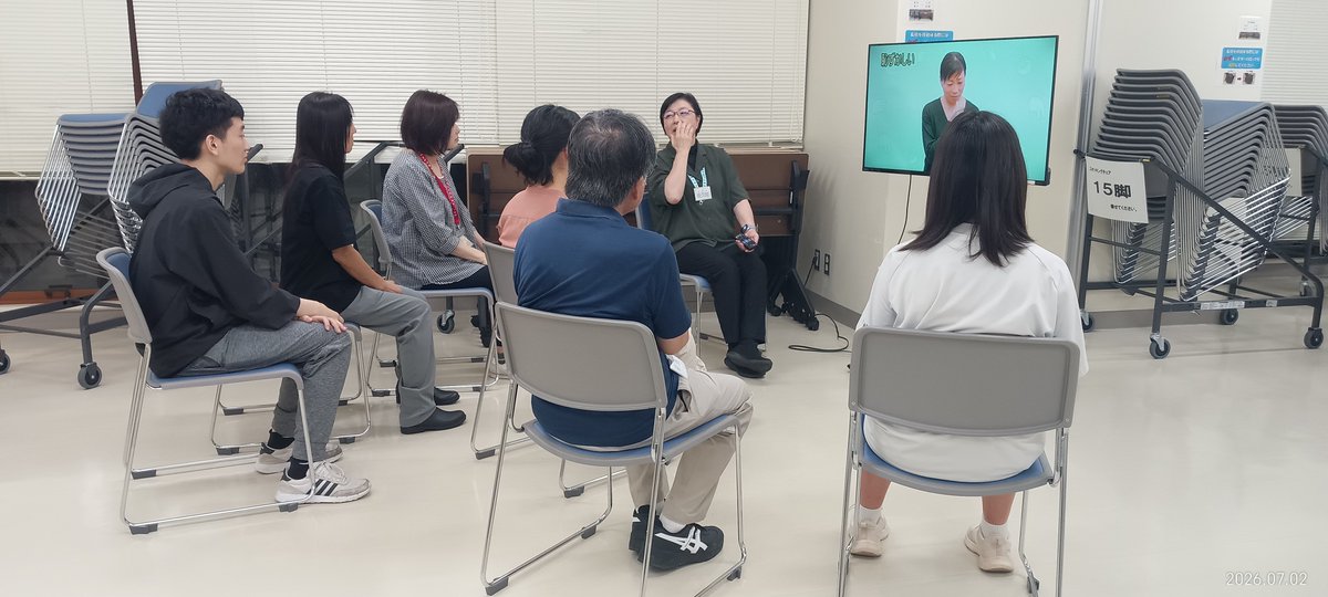 cc01sora's tweet photo. 入門コースと3ヒントクイズをしています。
3ヒントクイズは、引いたお題を当ててもらう3ヒントを出します。
#千葉#手話#サークル#船橋市 https://t.co/aYfk1YQFdJ